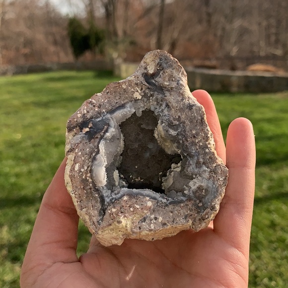 Thunder Egg Quartz Geode - Picture 6 of 9